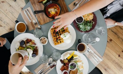 Rețete rapide și sănătoase pentru micul dejun în zilele agitate