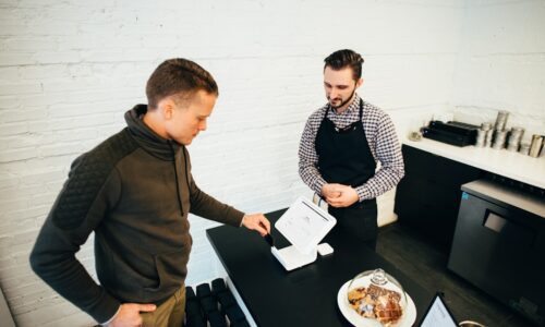 Cele mai bune metode de a îmbunătăți relațiile cu clienții