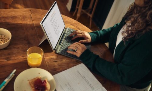 Impactul Inteligenței Artificiale asupra creativității umane: Moartea artei?